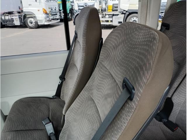 Toyota COASTER 2018-01 8732867-26