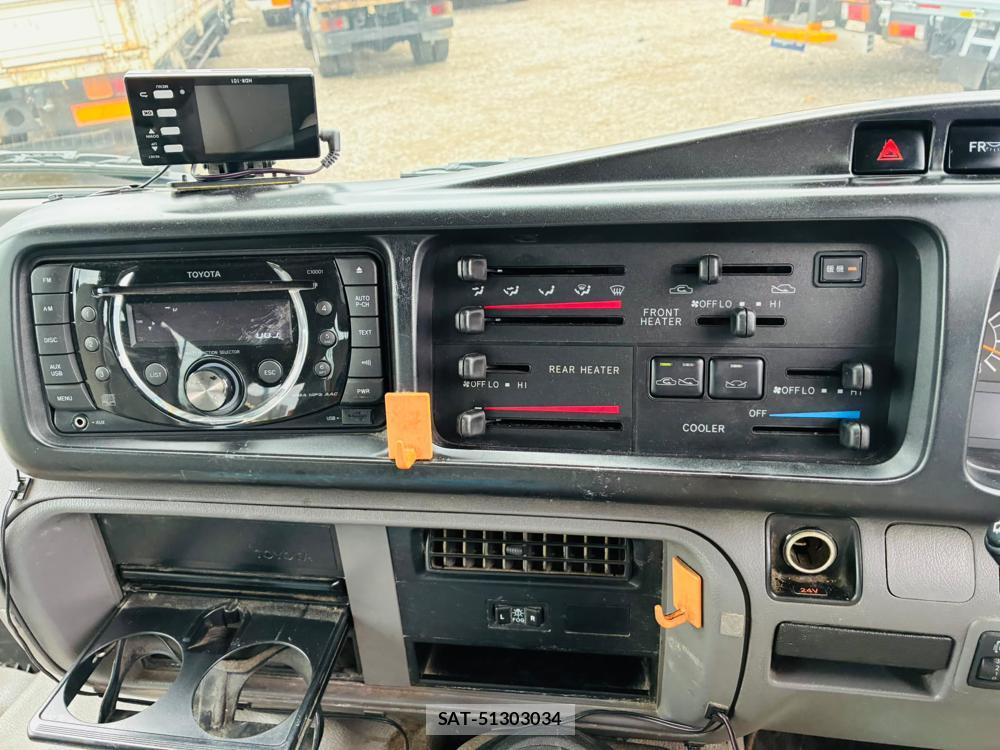Toyota COASTER 2008-12 8674491-18