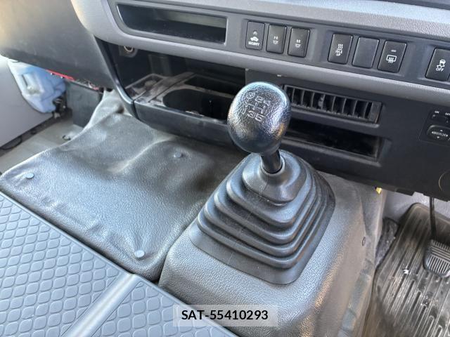 Toyota COASTER 2017-03 8779759-5