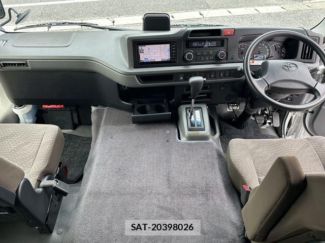 Toyota COASTER 2018-11 8828244-1