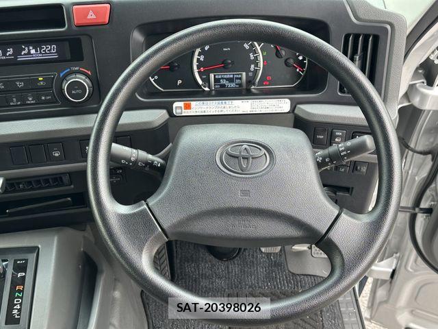 Toyota COASTER 2018-11 8828244-3