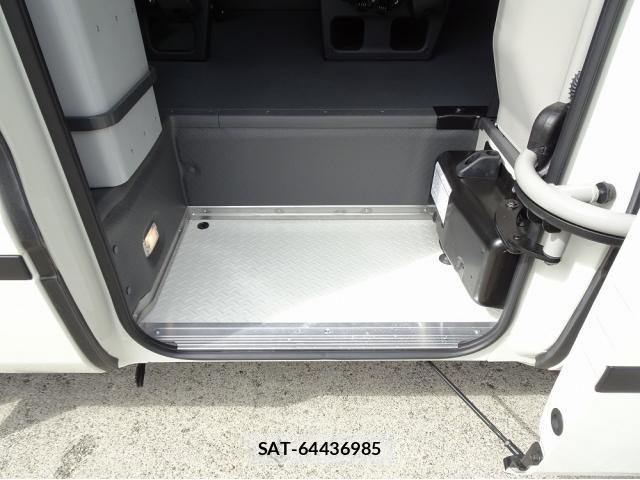 Toyota COASTER 2026-07 8879125-21