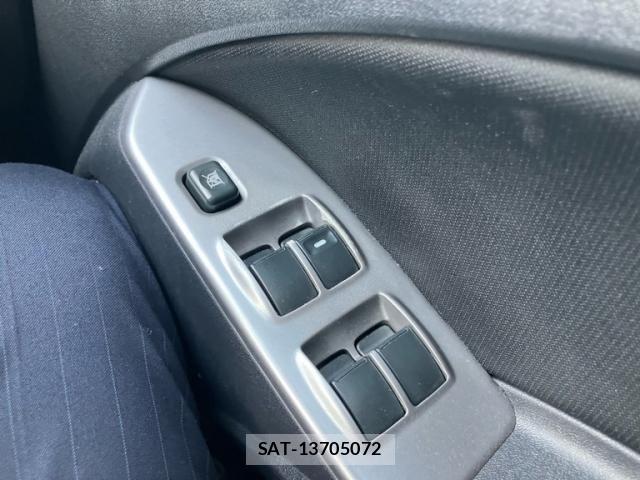 Mitsubishi COLT 2012-05 8335249-11
