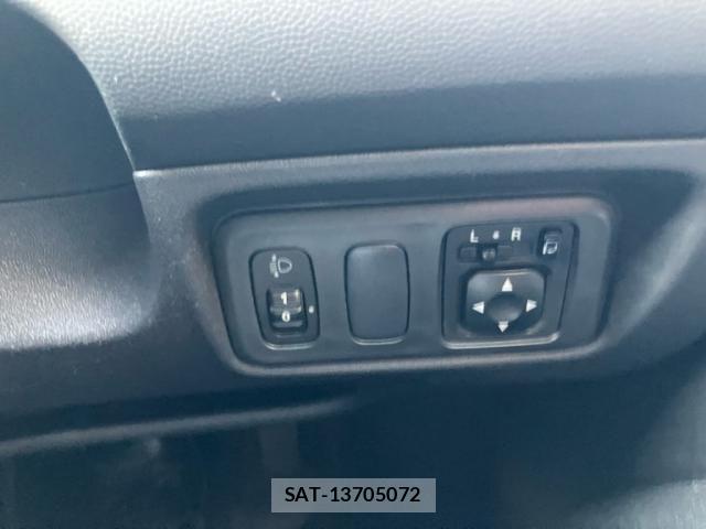 Mitsubishi COLT 2012-05 8335249-12