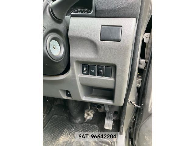 Isuzu COMO 2013-06 8779763-18