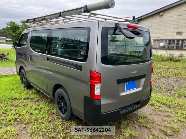 Isuzu COMO 2013-06 8779763-5