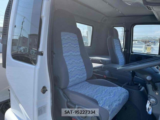 Nissan CONDOR 2006-04 832839-17