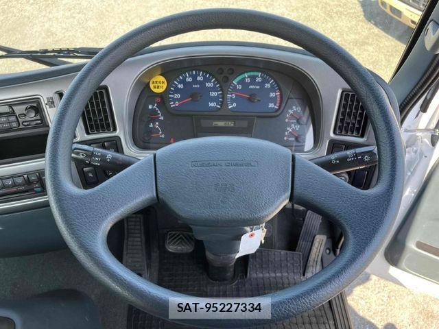 Nissan CONDOR 2006-04 832839-18