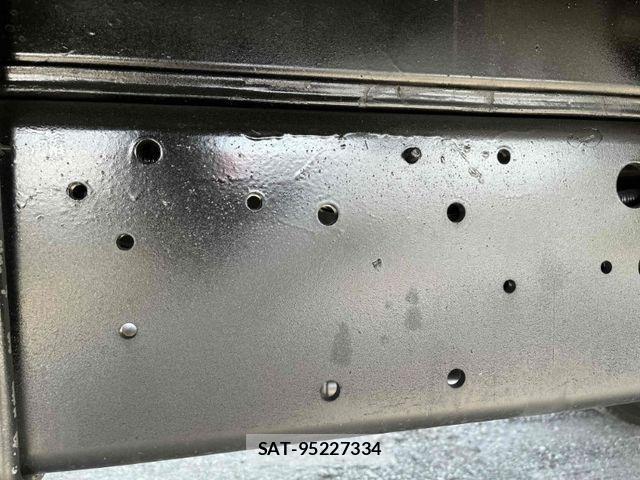 Nissan CONDOR 2006-04 832839-27