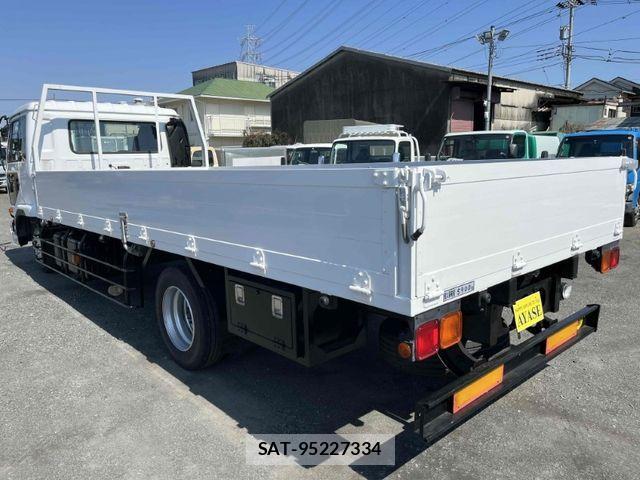 Nissan CONDOR 2006-04 832839-3