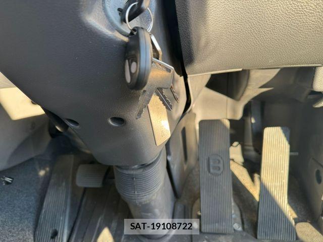 Nissan CONDOR 2015-02 1227499-13