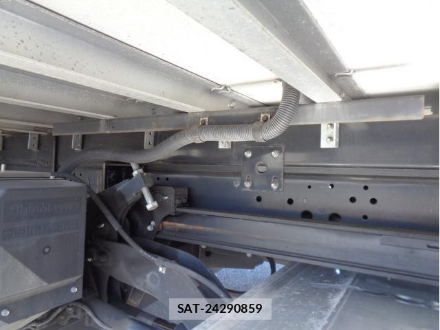 Nissan CONDOR 2021-02 1295511-18
