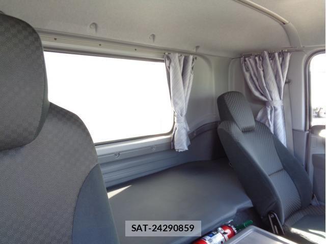 Nissan CONDOR 2021-02 1295511-23