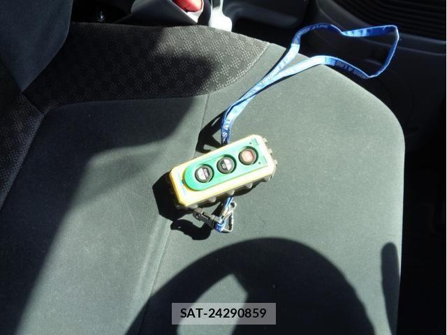 Nissan CONDOR 2021-02 1295511-24
