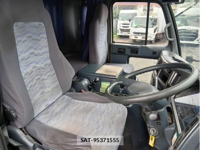 Nissan CONDOR 2007-12 1327499-27