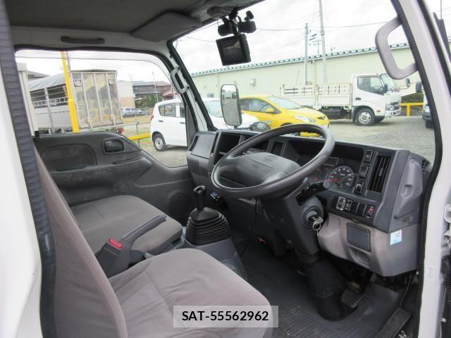 Nissan CONDOR 2013-01 1741771-12