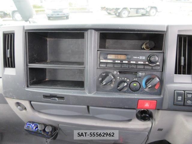 Nissan CONDOR 2013-01 1741771-17