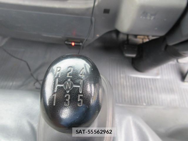 Nissan CONDOR 2013-01 1741771-19