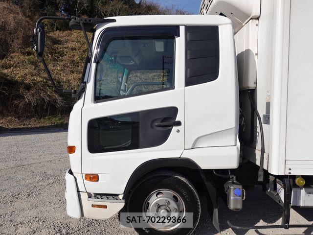 Nissan CONDOR 2015-11 3356161-12