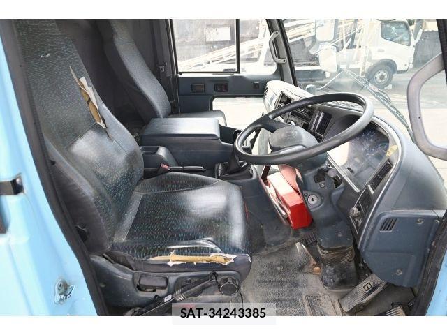 Nissan CONDOR 2011-01 3663489-15