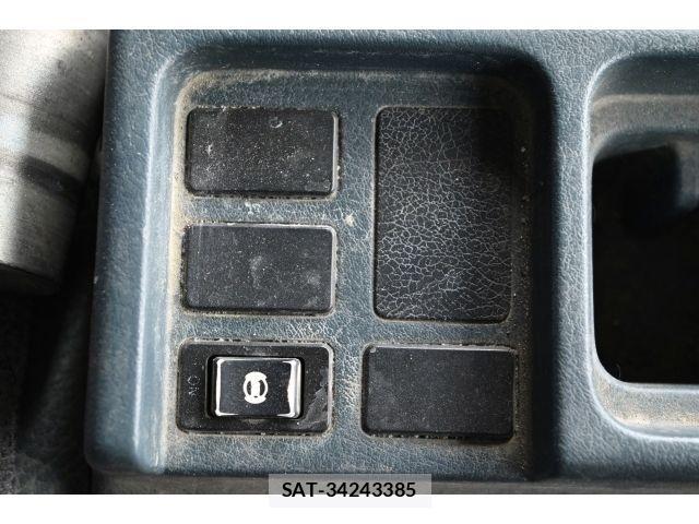 Nissan CONDOR 2011-01 3663489-24