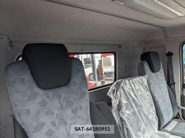 Nissan CONDOR 2018-04 4420067-21