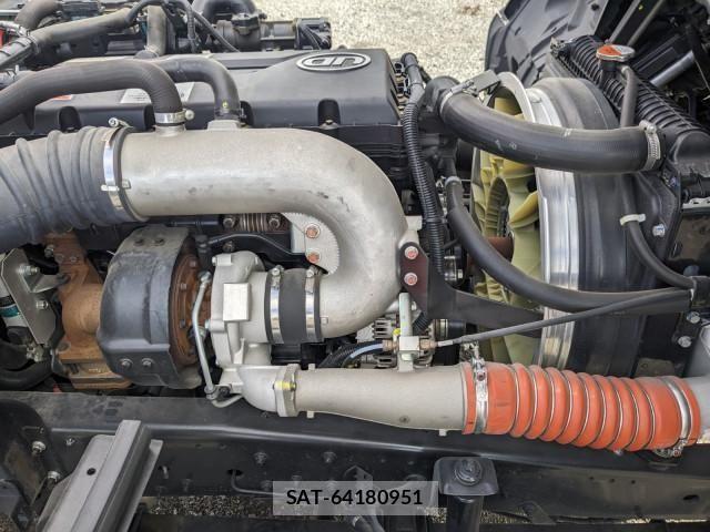 Nissan CONDOR 2018-04 4420067-26