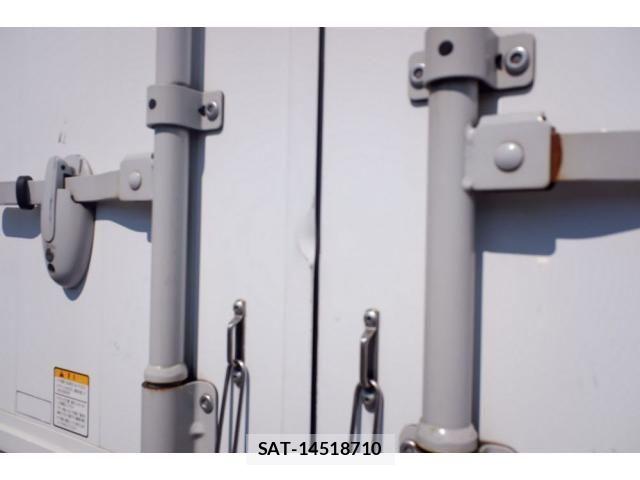 Nissan CONDOR 2015-04 6790792-12
