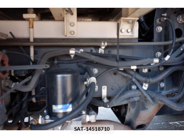 Nissan CONDOR 2015-04 6790792-17