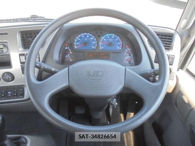 Nissan CONDOR 2017-07 7216183-1