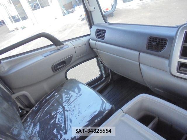 Nissan CONDOR 2017-07 7216183-19