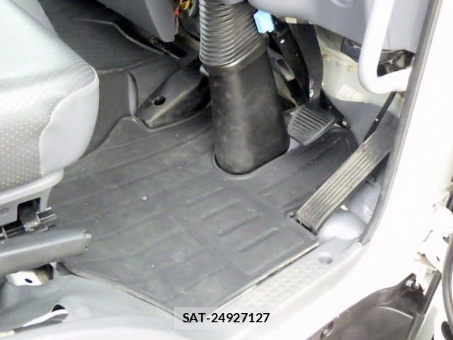 Nissan CONDOR 2021-01 7499931-18