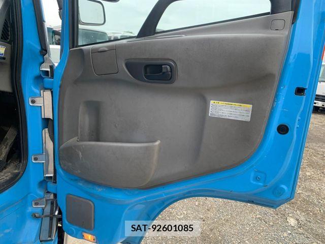 Nissan CONDOR 2016-11 7960968-16