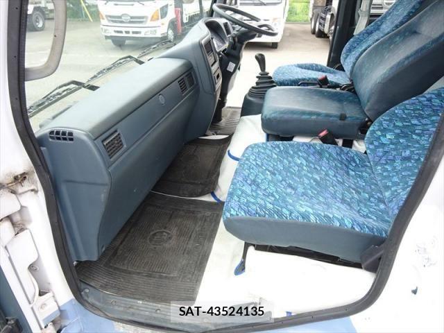 Nissan CONDOR 2000-10 8158163-28