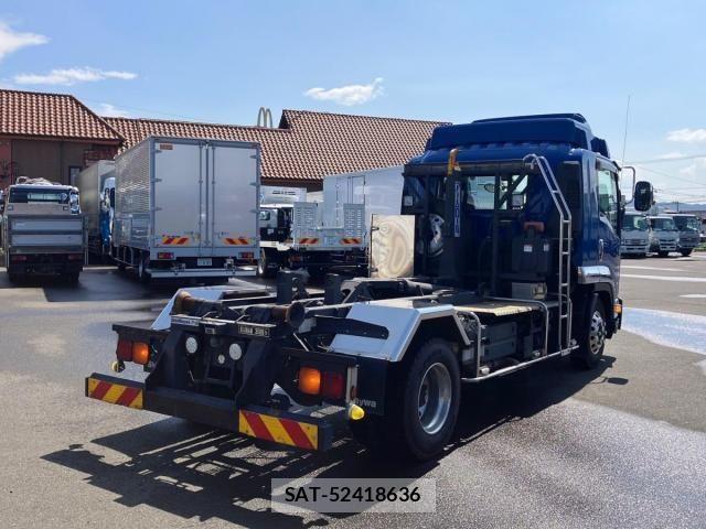 Nissan CONDOR 2019-11 8158162-2