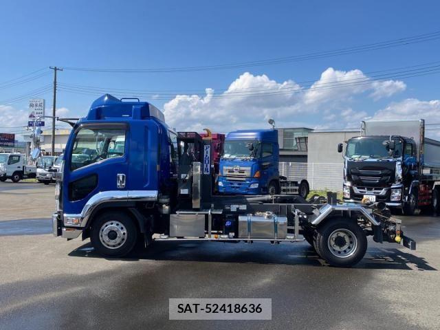 Nissan CONDOR 2019-11 8158162-4
