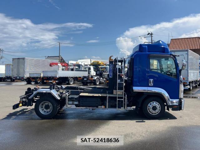 Nissan CONDOR 2019-11 8158162-5