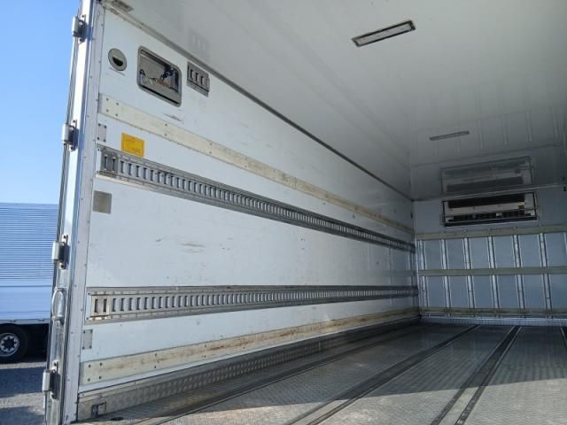 Nissan CONDOR 2014-01 8331863-25