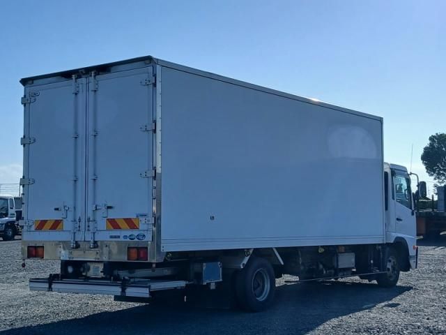 Nissan CONDOR 2014-01 8331863-4