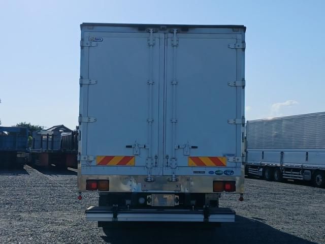 Nissan CONDOR 2014-01 8331863-5