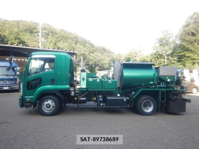 Nissan CONDOR 2018-08 8626179-3