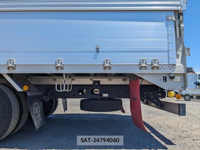 Nissan CONDOR 2019-07 8658452-20
