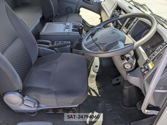 Nissan CONDOR 2019-07 8658452-21