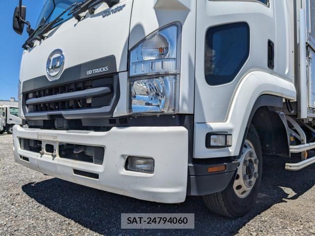 Nissan CONDOR 2019-07 8658452-26
