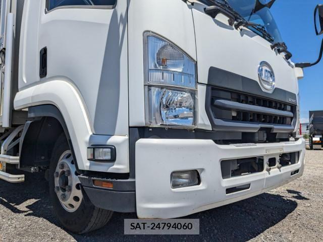 Nissan CONDOR 2019-07 8658452-27