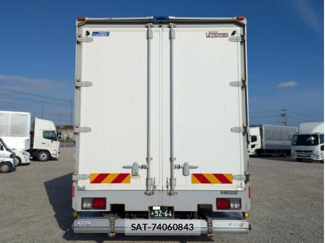 Nissan CONDOR 2021-06 8658447-8