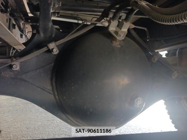Nissan CONDOR 2015-04 8658451-16
