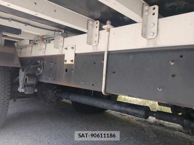 Nissan CONDOR 2015-04 8658451-21