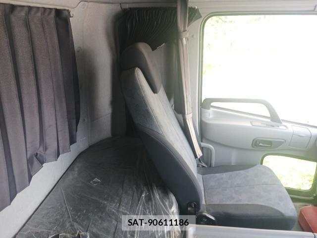 Nissan CONDOR 2015-04 8658451-25