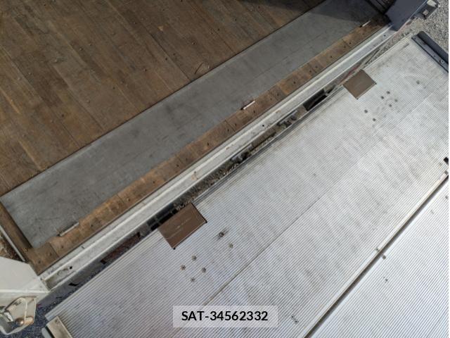 Nissan CONDOR 2021-06 8658448-13